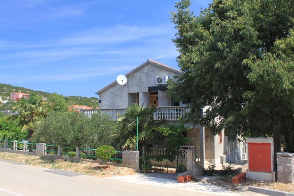 Apartment With A Parking Space Sali, Dugi Otok - 8172